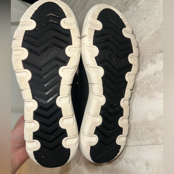 Sorel Joan Explorer Boot 9.5 - Picture 6 of 6